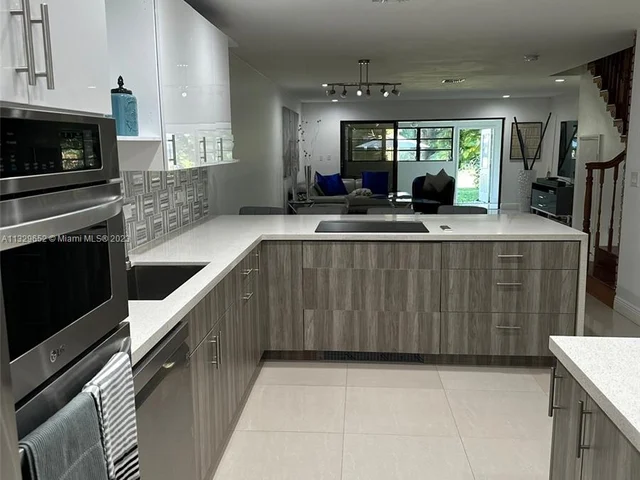 4044 Estepona Ave # 2, Doral FL 33178