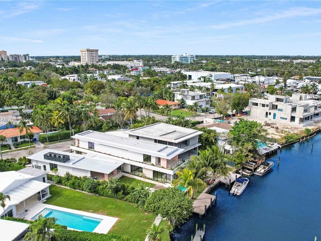 7621 NE 8th Ave, Miami FL 33138