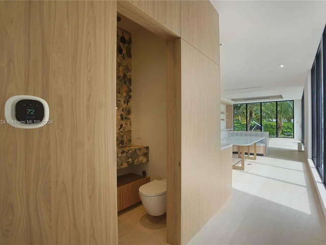 7621 NE 8th Ave, Miami FL 33138