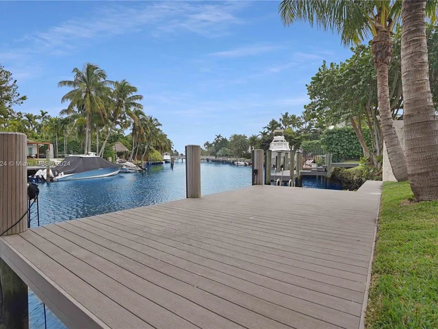 7621 NE 8th Ave, Miami FL 33138