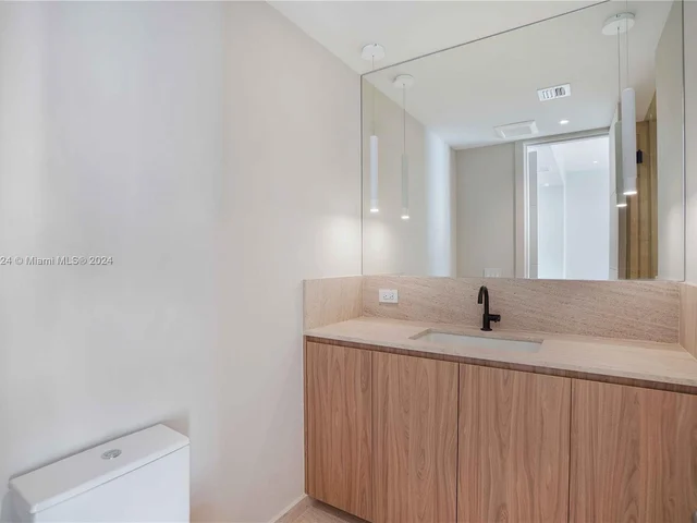 7621 NE 8th Ave, Miami FL 33138