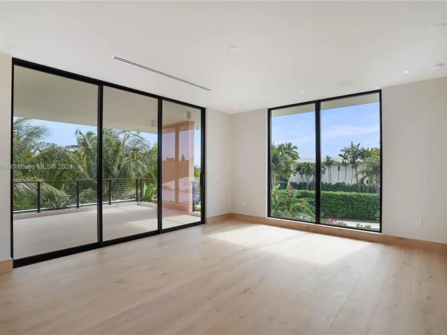 7621 NE 8th Ave, Miami FL 33138