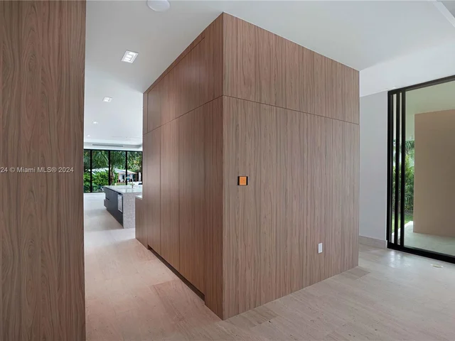 7621 NE 8th Ave, Miami FL 33138