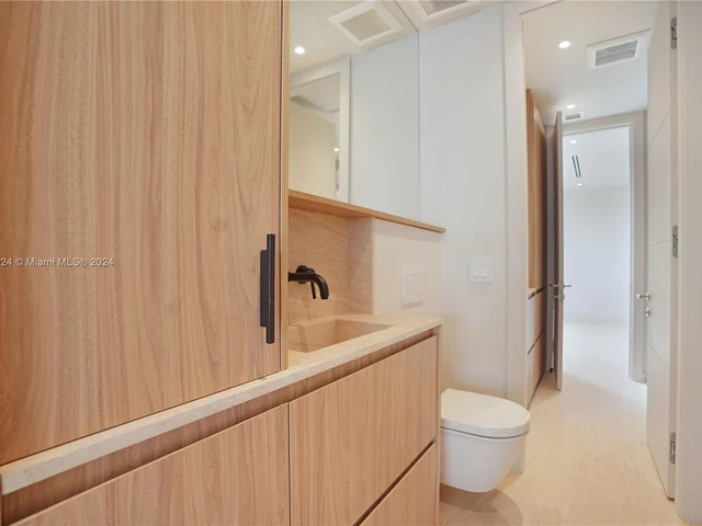 7621 NE 8th Ave, Miami FL 33138