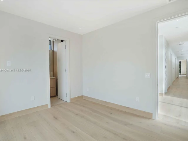 7621 NE 8th Ave, Miami FL 33138