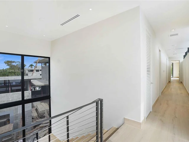 7621 NE 8th Ave, Miami FL 33138