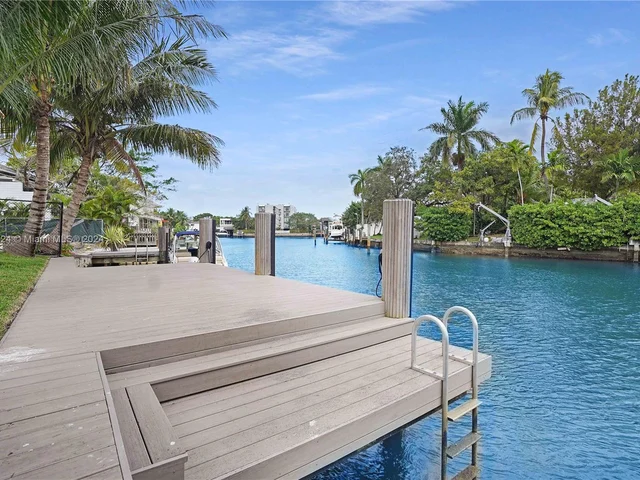 7621 NE 8th Ave, Miami FL 33138