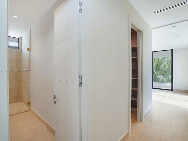 7621 NE 8th Ave, Miami FL 33138