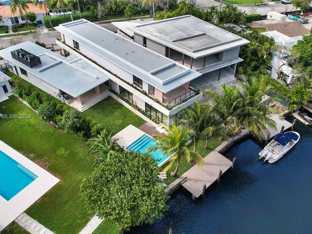 7621 NE 8th Ave, Miami FL 33138