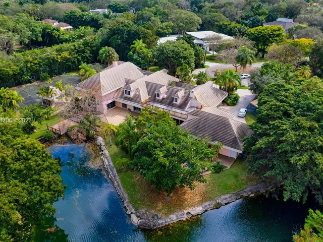 11000 SW 69th Ct, Pinecrest FL 33156