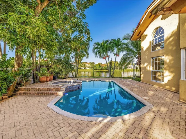 15734 SW 43rd Ter, Miami FL 33185