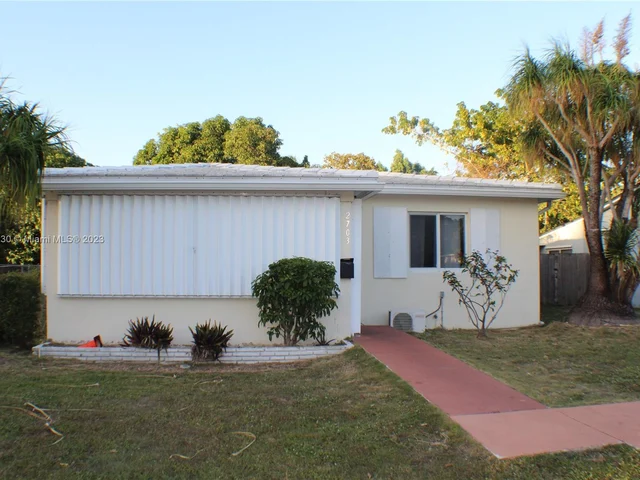 2703 Washington St, Hollywood FL 33020