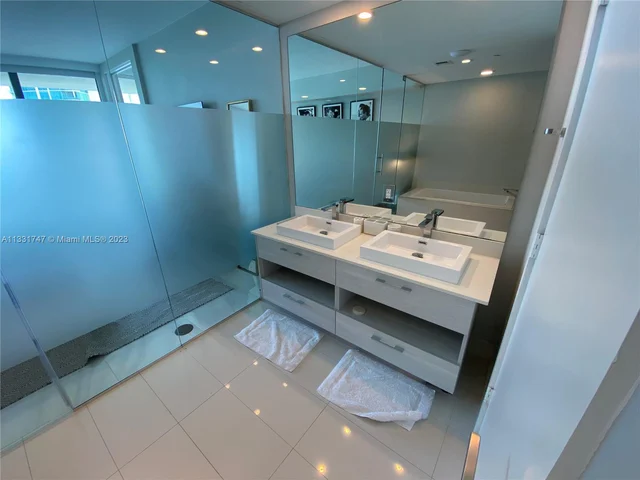 650 NE 32nd St # 4601, Miami FL 33137