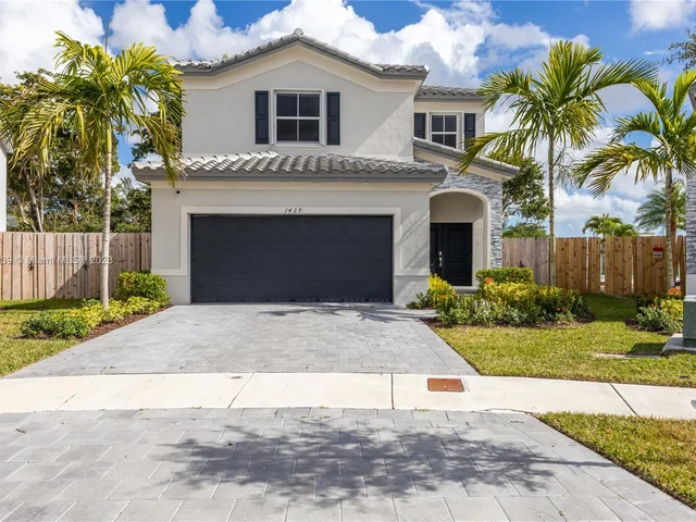 1429 SE 27th Ter, Homestead FL 33035