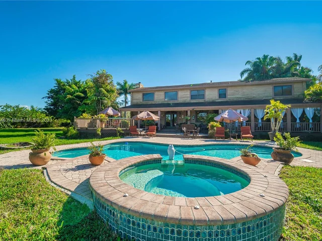 16825 SW 256th St, Homestead FL 33031