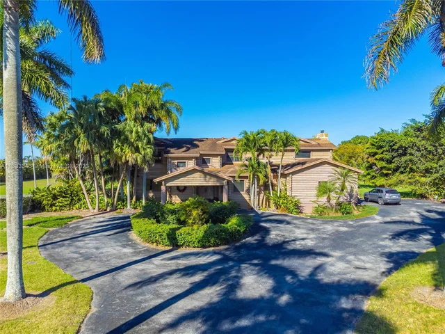 16825 SW 256th St, Homestead FL 33031