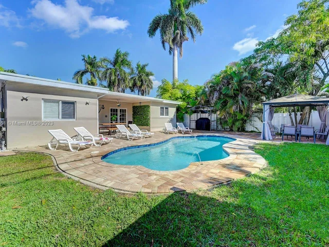 1228 Johnson St, Hollywood FL 33019