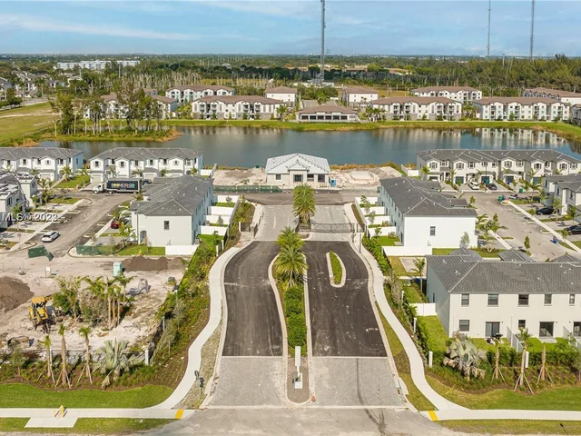 525 NW 203rd Rd St # 525, Miami FL 33169