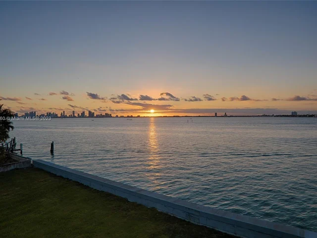 5840 N Bay Rd, Miami Beach FL 33140