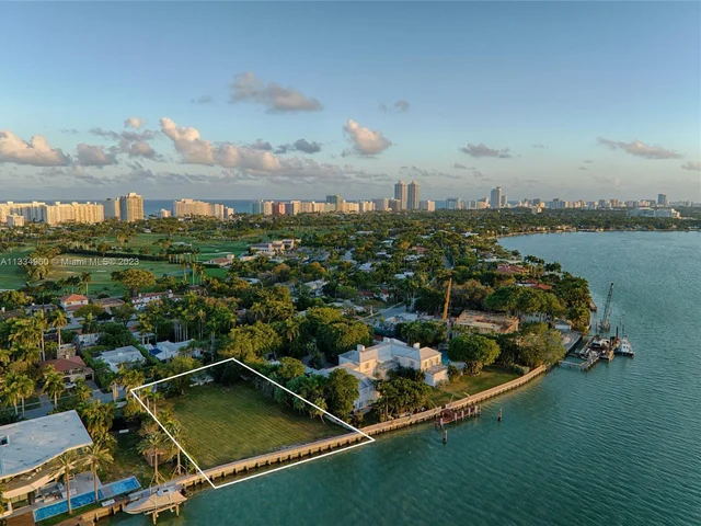 5840 N Bay Rd, Miami Beach FL 33140