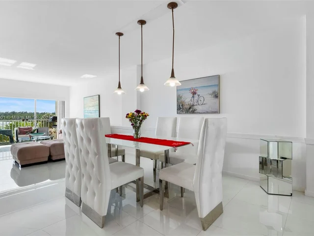 300 Bayview Dr # 210, Sunny Isles Beach FL 33160