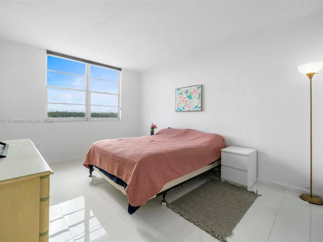 300 Bayview Dr # 210, Sunny Isles Beach FL 33160