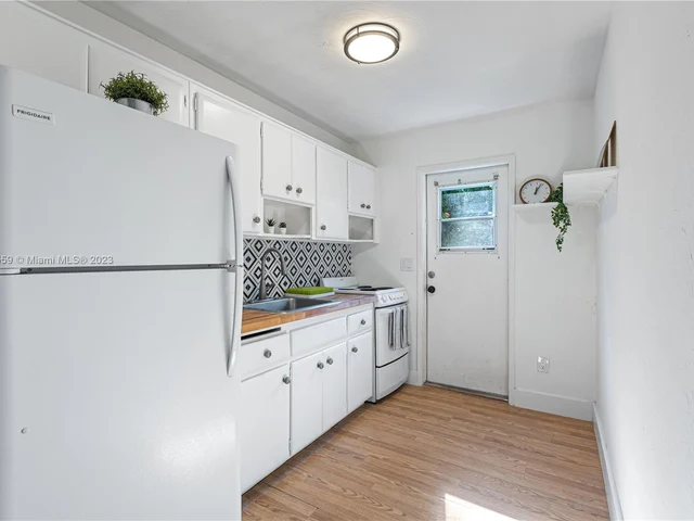 1304 NE 11th St # 1, Fort Lauderdale FL 33304