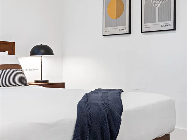 1304 NE 11th St # 1, Fort Lauderdale FL 33304