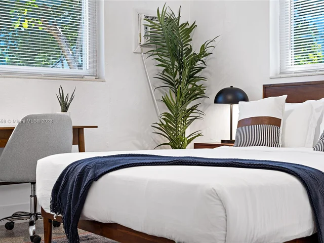 1304 NE 11th St # 1, Fort Lauderdale FL 33304