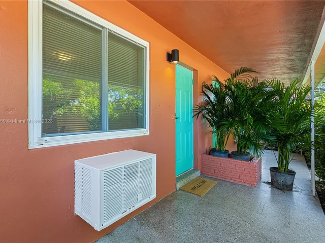 1304 NE 11th St # 1, Fort Lauderdale FL 33304