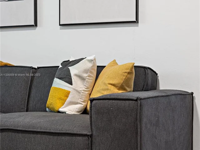 1304 NE 11th St # 1, Fort Lauderdale FL 33304