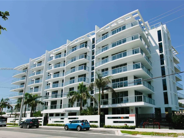 13800 Highland Dr # 206, North Miami Beach FL 33181
