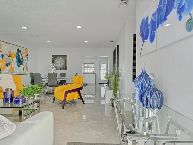 8341 NW 177th St, Hialeah FL 33015