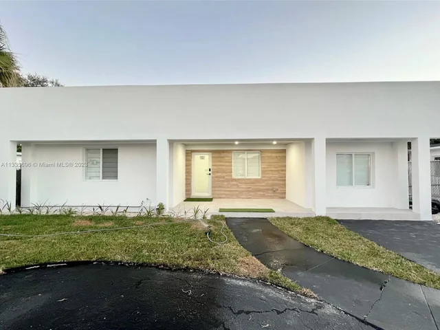 520 NE 135th St, North Miami FL 33161