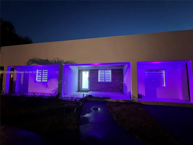 520 NE 135th St, North Miami FL 33161