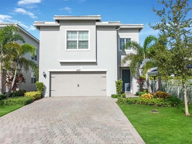 1402 Myrtle Oak Ter, Hollywood FL 33021