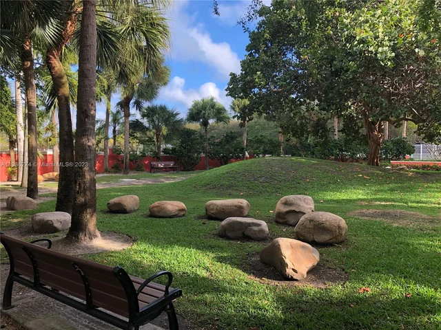 255 Sunrise Dr # 305, Key Biscayne FL 33149