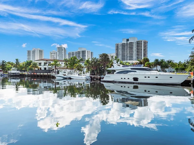 461 Poinciana Dr, Hallandale Beach FL 33009