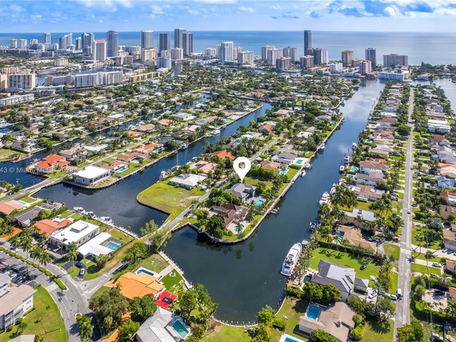 461 Poinciana Dr, Hallandale Beach FL 33009