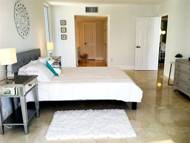 5701 Collins Ave # 1415, Miami Beach FL 33140