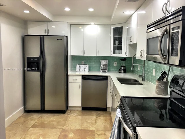 5701 Collins Ave # 1415, Miami Beach FL 33140