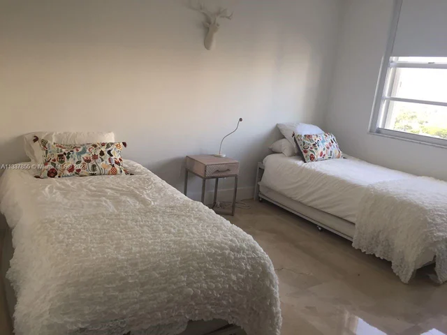 5701 Collins Ave # 1415, Miami Beach FL 33140