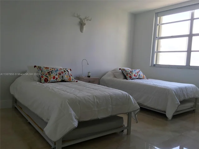 5701 Collins Ave # 1415, Miami Beach FL 33140