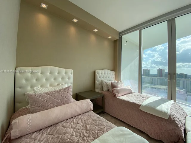 16901 Collins Ave # 1405, Sunny Isles Beach FL 33160