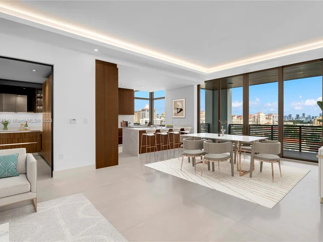 515 Valencia # 903, Coral Gables FL 33134