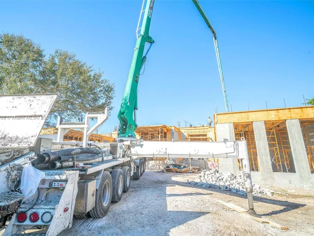 9900 SW 125th Ave, Miami FL 33186