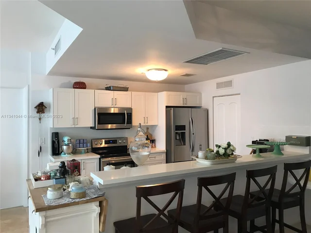 3131 NE 188 St # 806, Aventura FL 33180