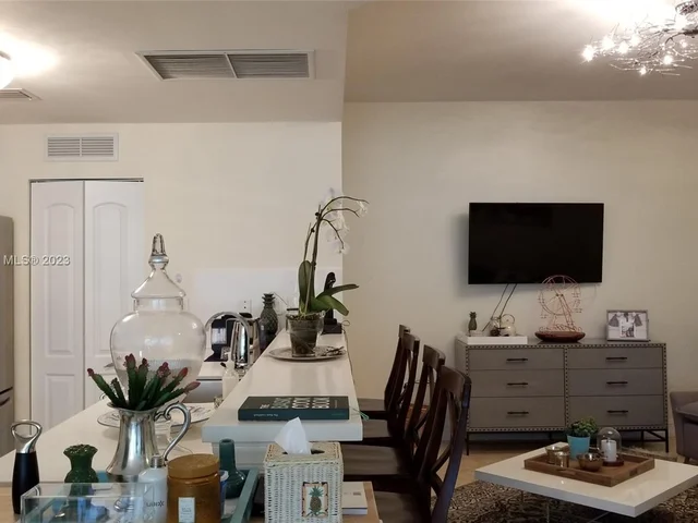 3131 NE 188 St # 806, Aventura FL 33180