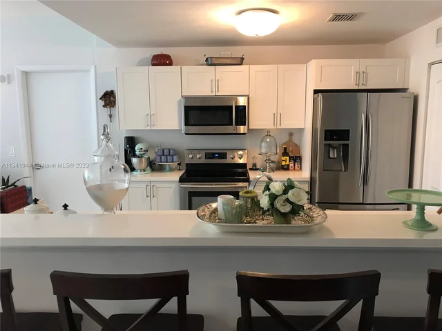 3131 NE 188 St # 806, Aventura FL 33180