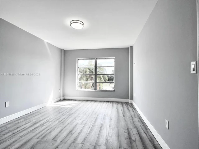 4174 Inverrary Dr # 412, Lauderhill FL 33319